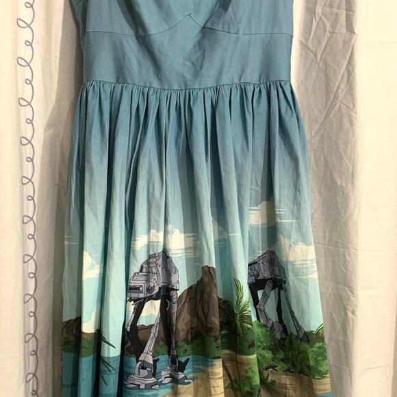 Her Universe Star Wars Dress Droids at the Beach - Picture 2 of 4